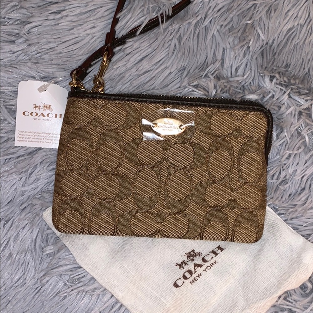 NWT Coach Wristlest
